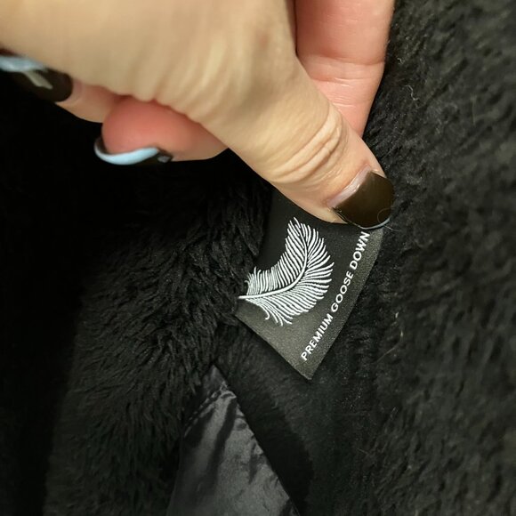 Aritzia Tnaction The Little Fuzzy Puff Puffer Coat in Black - Picture 5 of 6